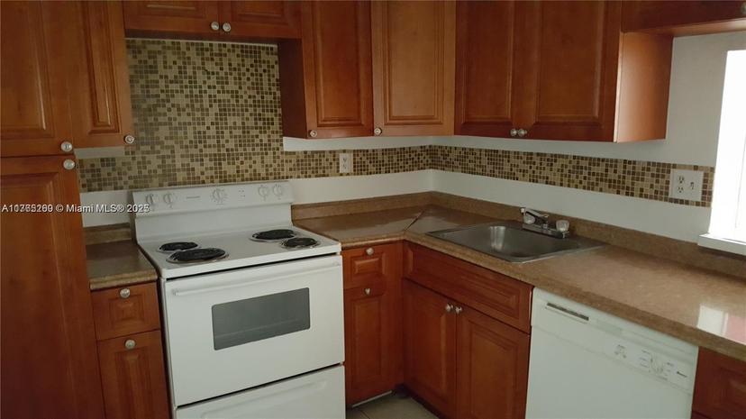 Picture of 4354 NW 9Th Ave # 2A, Deerfield Beach FL 33064