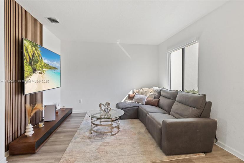 Picture of 21440 NE 3Rd Path, Miami FL 33179