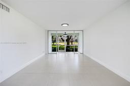 Picture of 9471 Evergreen Pl # 104, Davie, FL 33324