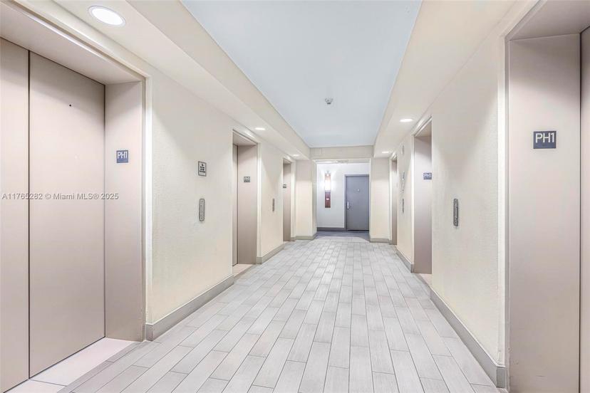 Picture of 1750 N Bayshore Dr # 5201, Miami FL 33132