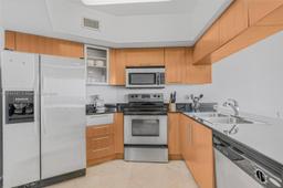 Picture of 1750 N Bayshore Dr # 5201, Miami, FL 33132