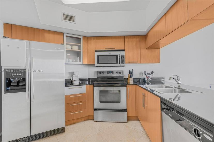 Picture of 1750 N Bayshore Dr # 5201, Miami FL 33132