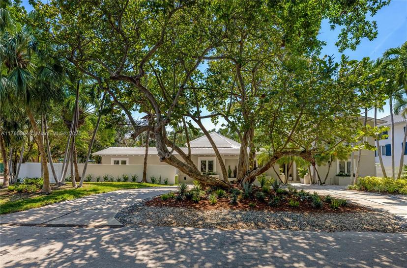 Picture of 200 W Mcintyre St, Key Biscayne FL 33149