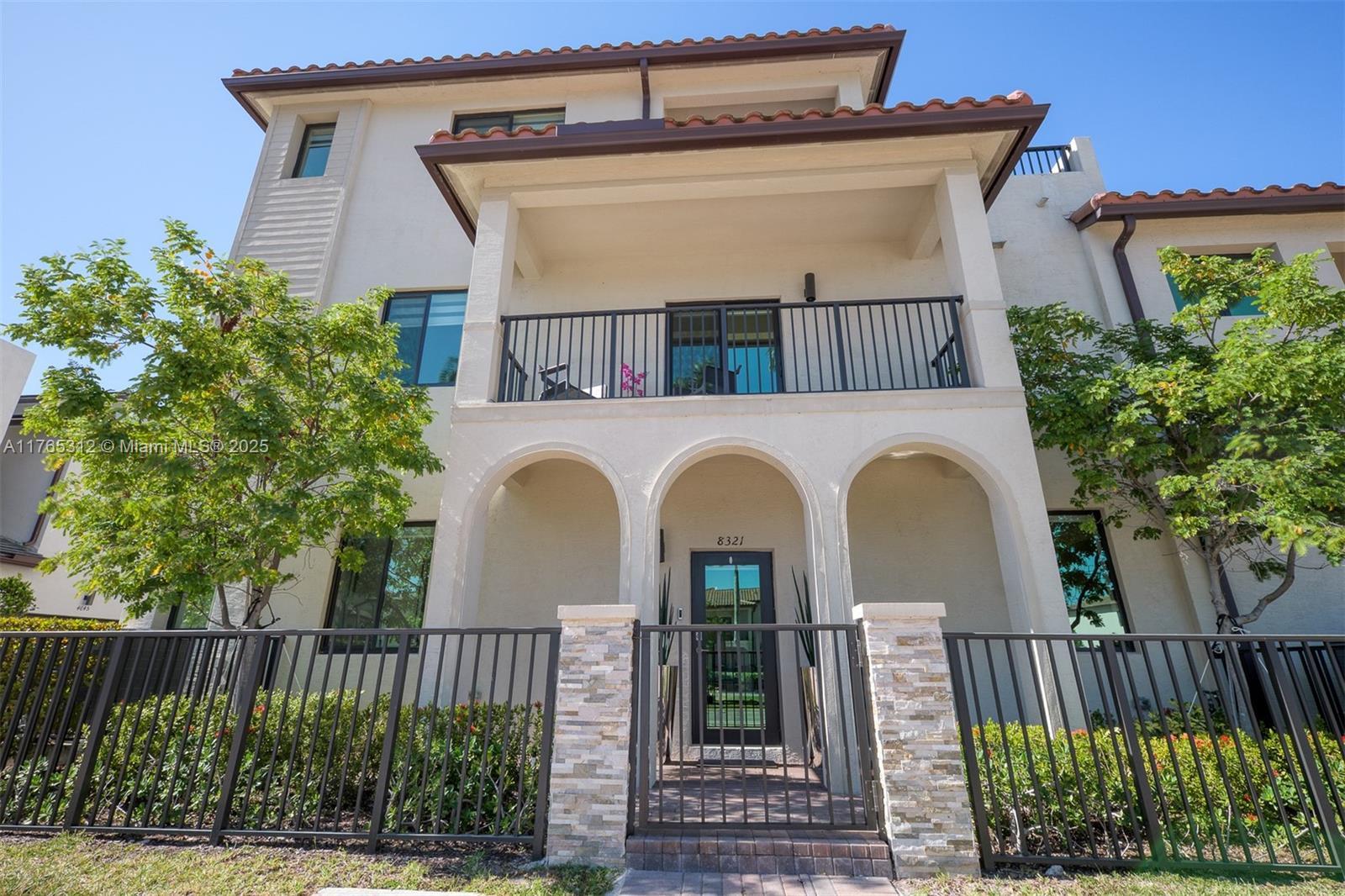 Picture of 8321 Central Park Blvd, Doral, FL 33166