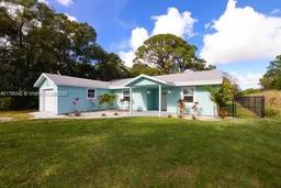 Picture of 108 E Easy St, Fort Pierce, FL 34982
