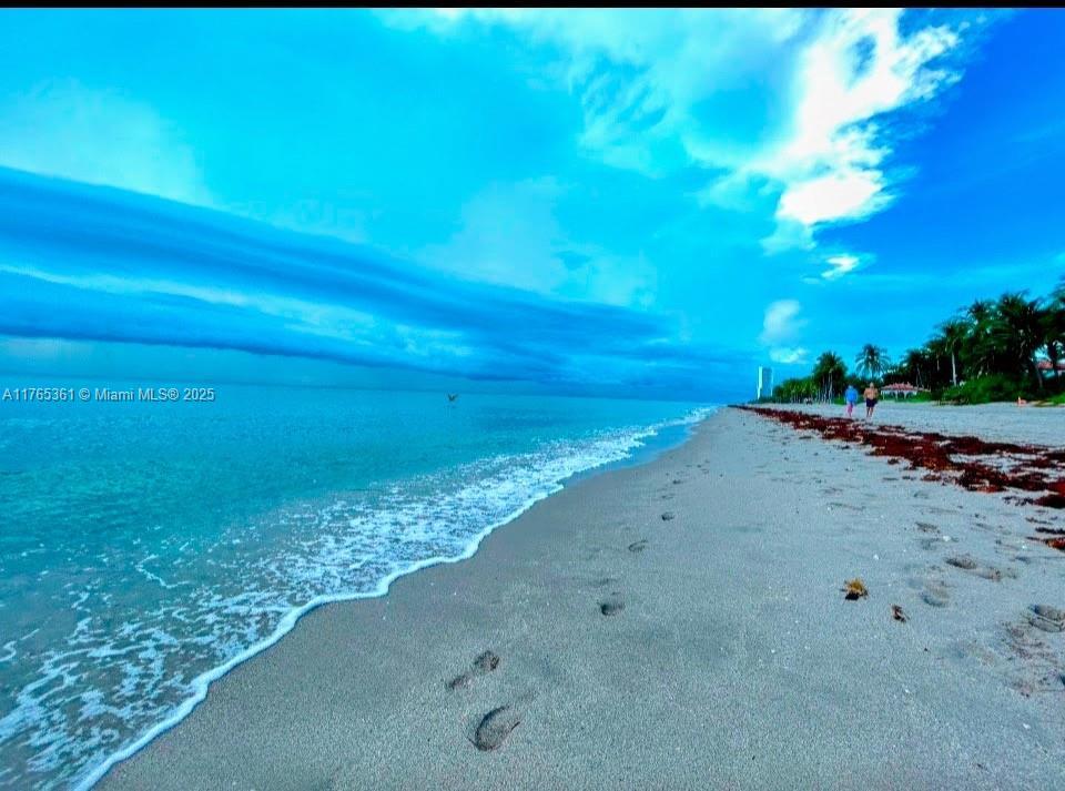 Picture of 2030 S Ocean Dr # 327, Hallandale Beach, FL 33009