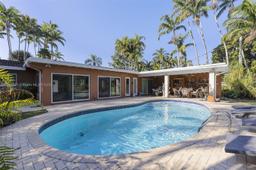 Picture of 7345 SW 105Th Ter, Pinecrest, FL 33156