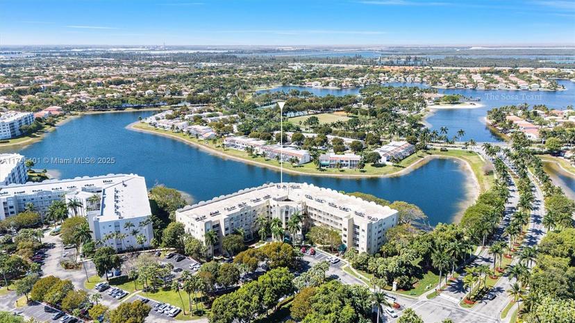 Picture of 10770 NW 66Th St # 507, Doral FL 33178