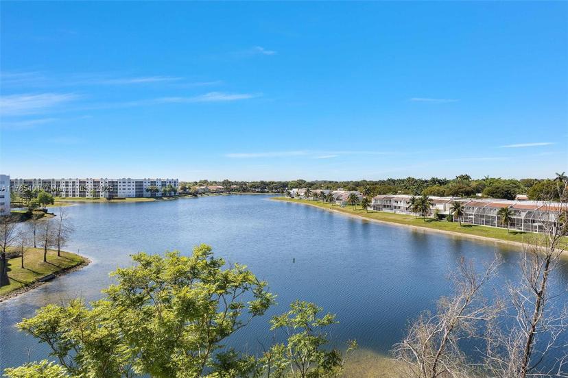 Picture of 10770 NW 66Th St # 507, Doral FL 33178