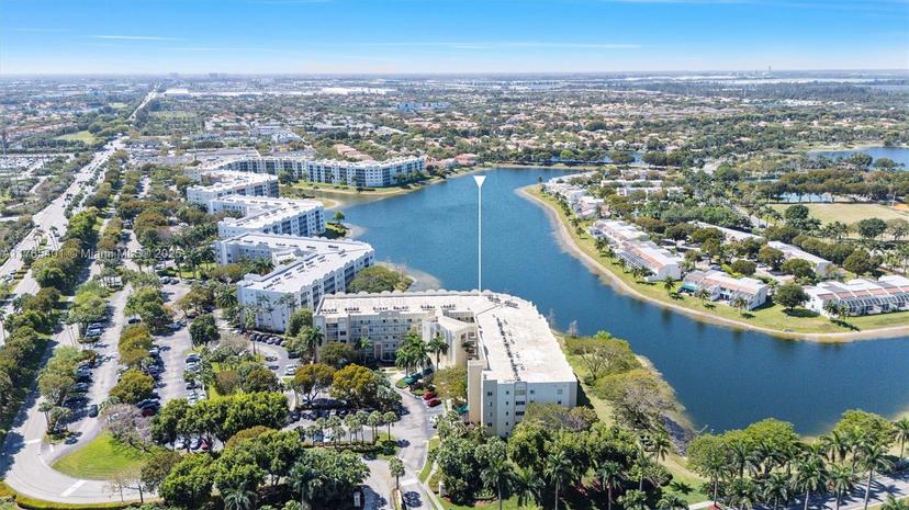 Picture of 10770 NW 66Th St # 507, Doral FL 33178