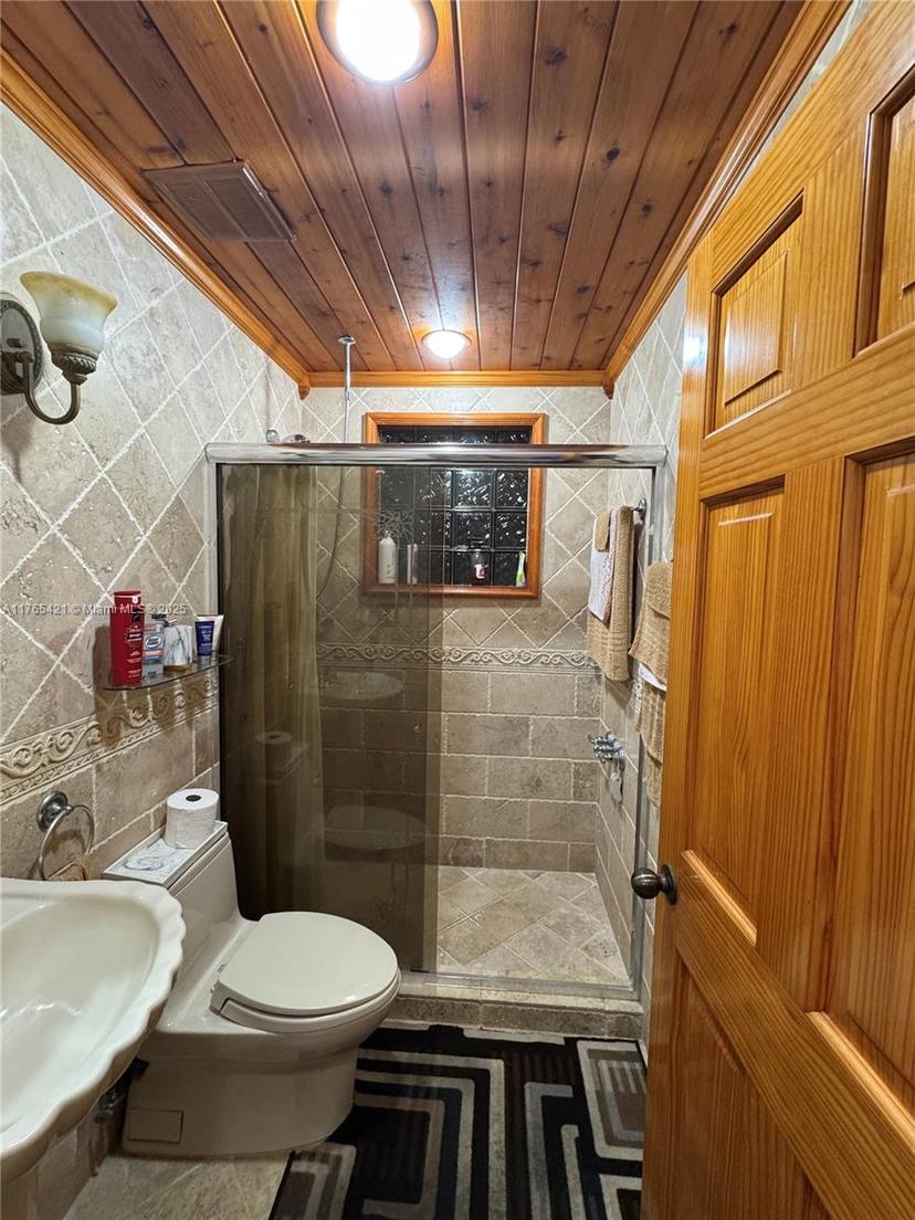 Picture of 13614 NW 9Th Ter, Miami FL 33182