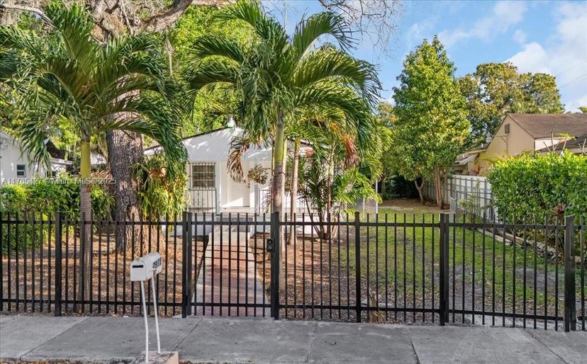 Picture of 2911 NW 30Th St, Miami FL 33142