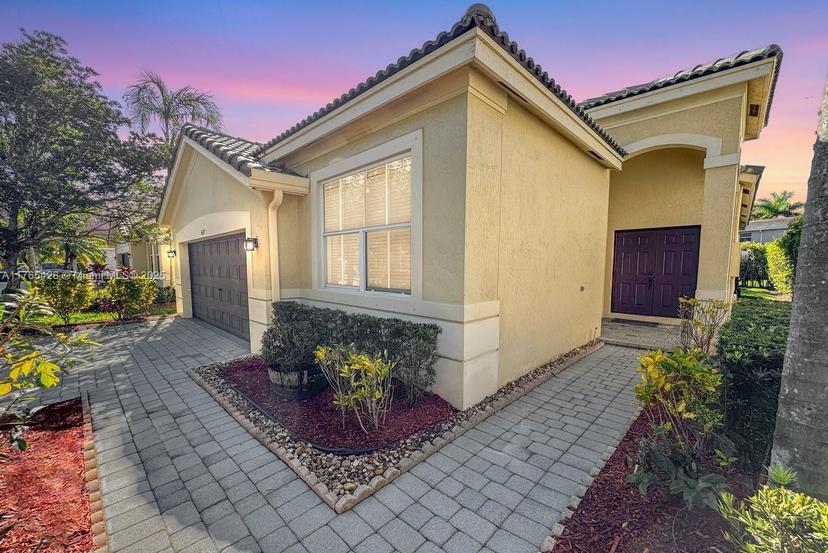Picture of 637 Bald Cypress Rd, Weston FL 33327
