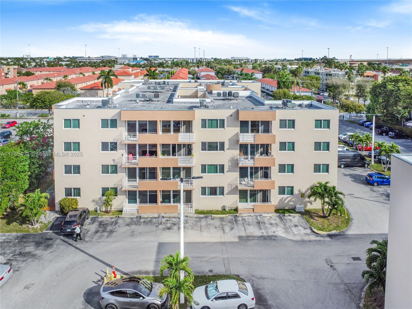 Picture of 8050 NW 8Th St # 1409, Miami, FL 33126
