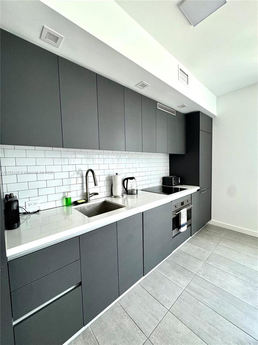 Picture of 227 NE 2Nd St # 2306, Miami FL 33132
