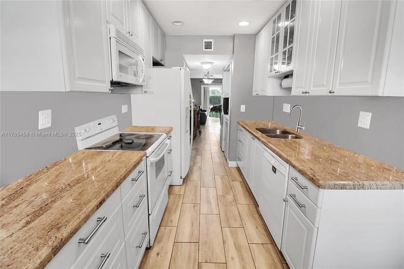 Picture of 9891 Riverside Dr # 19, Coral Springs FL 33071