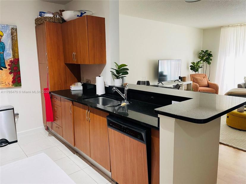 Picture of 2775 NE 187Th St # 628, Aventura FL 33180