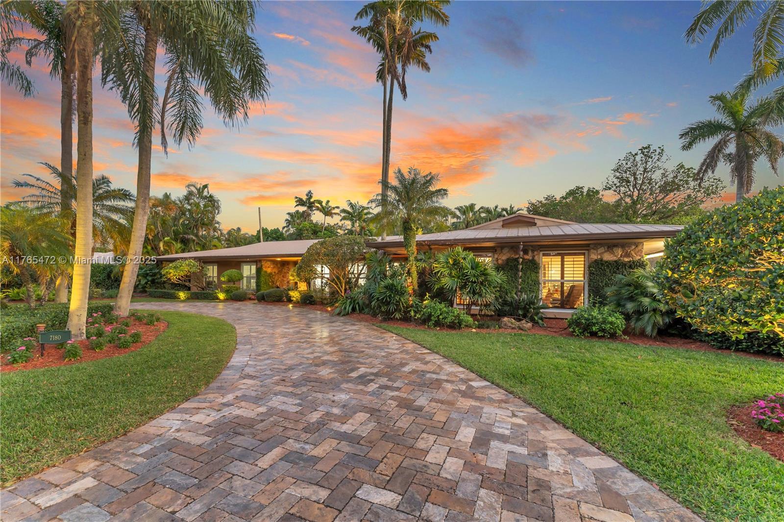 Picture of 7180 SW 115Th Ter, Pinecrest, FL 33156