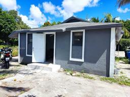 Picture of 900 NW 80Th St, Miami, FL 33150