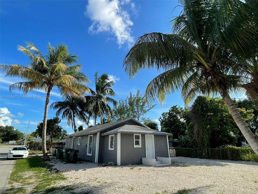 Picture of 900 NW 80Th St, Miami FL 33150