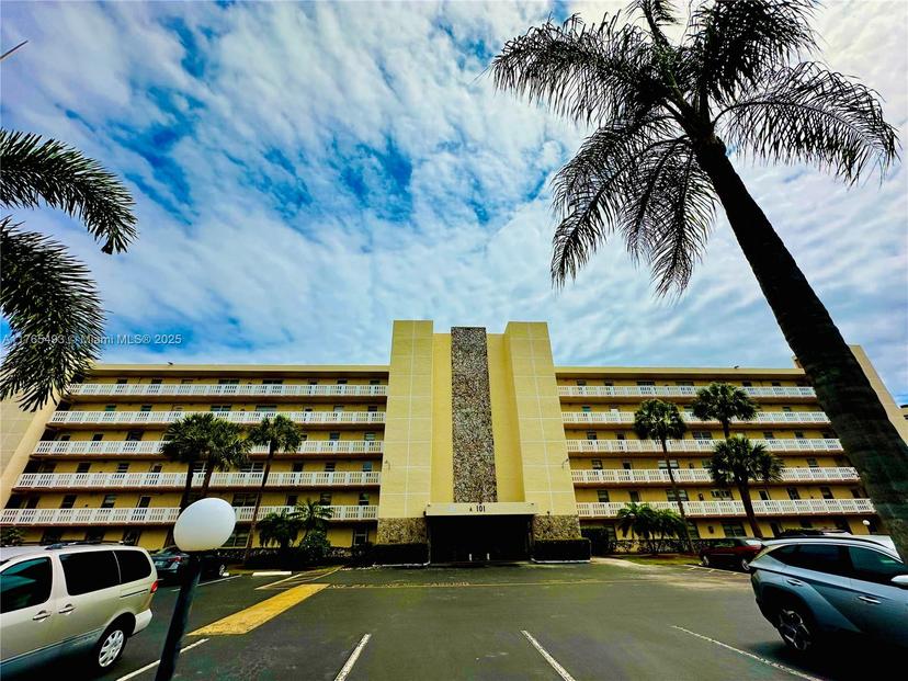 Picture of 101 SE 3Rd Ave # 404, Dania Beach FL 33004