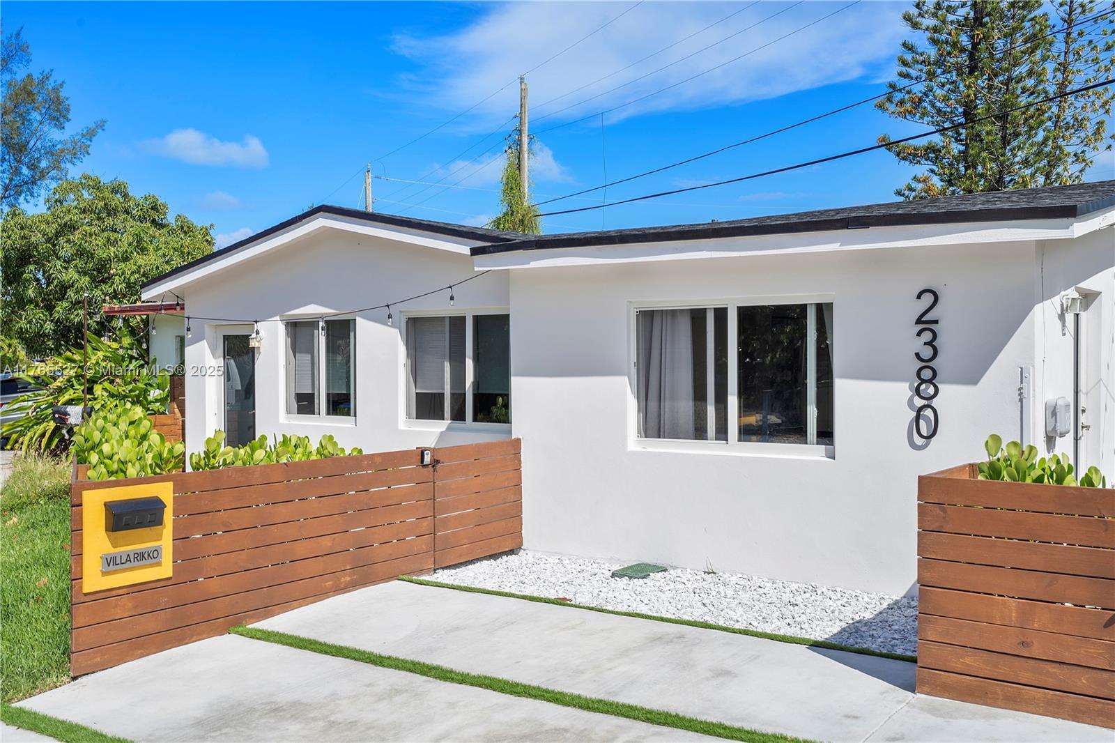 Picture of 2380 NE 137Th St, North Miami Beach, FL 33181