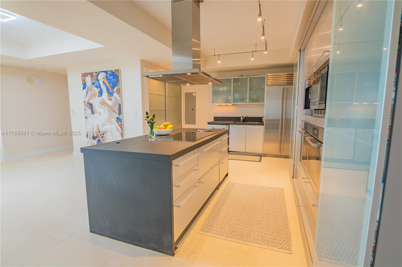 Picture of 18201 Collins Ave # 506, Sunny Isles Beach, FL 33160