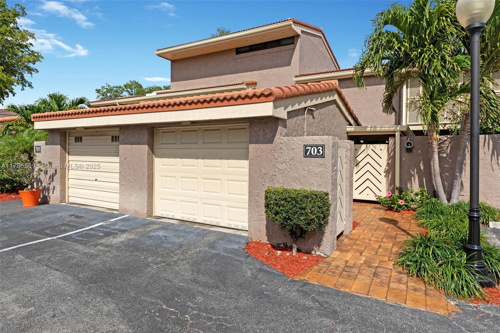 Picture of 703 Saint Andrews Rd # 78, Hollywood, FL 33021