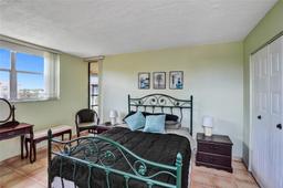 Picture of 2811 Somerset Dr # 405, Lauderdale Lakes, FL 33311