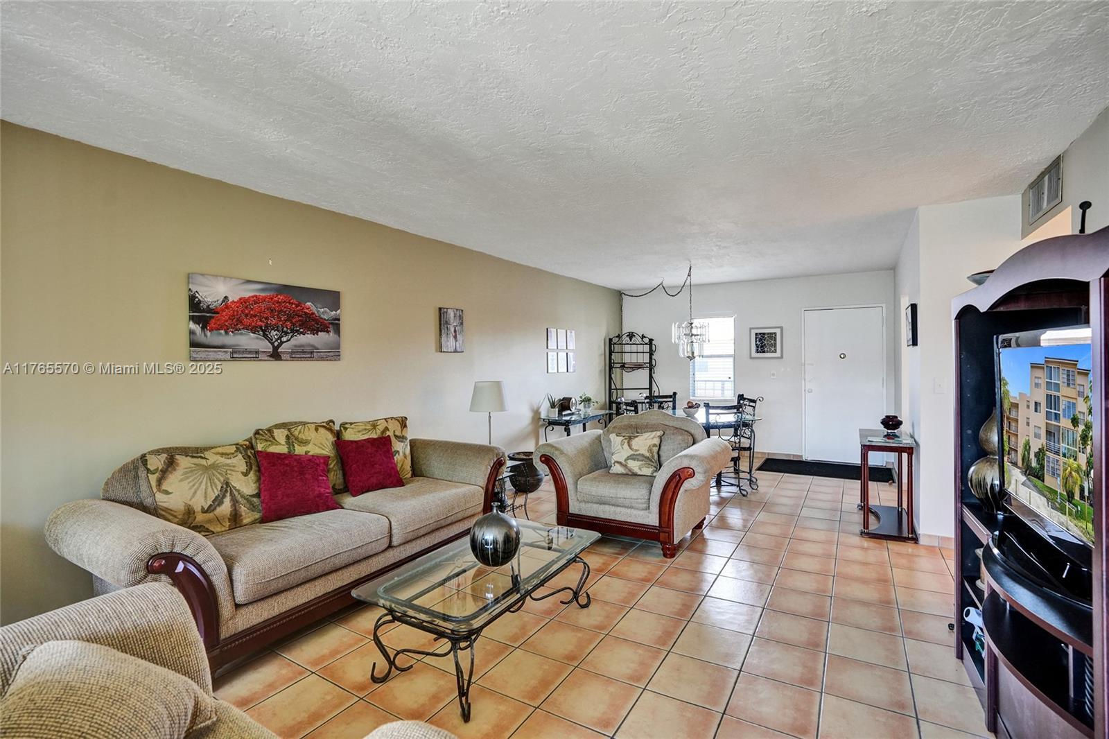 Picture of 2811 Somerset Dr # 405, Lauderdale Lakes, FL 33311