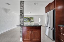Picture of 924 N 30Th Rd, Hollywood, FL 33021