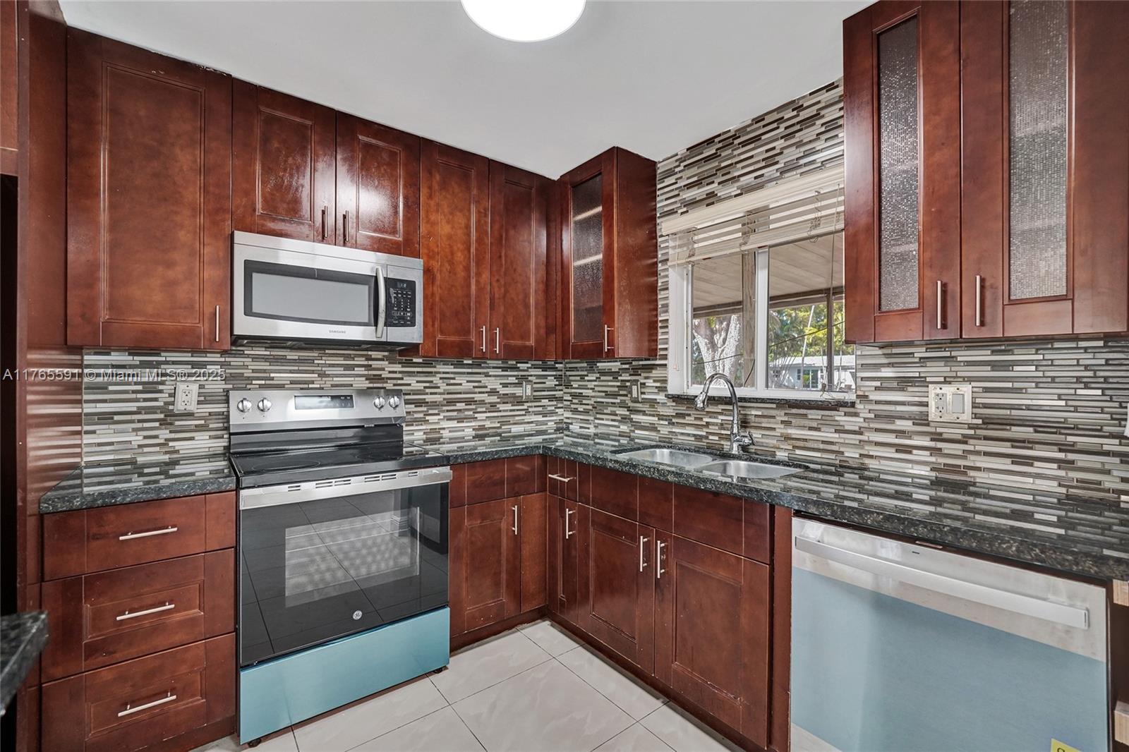 Picture of 924 N 30Th Rd, Hollywood, FL 33021