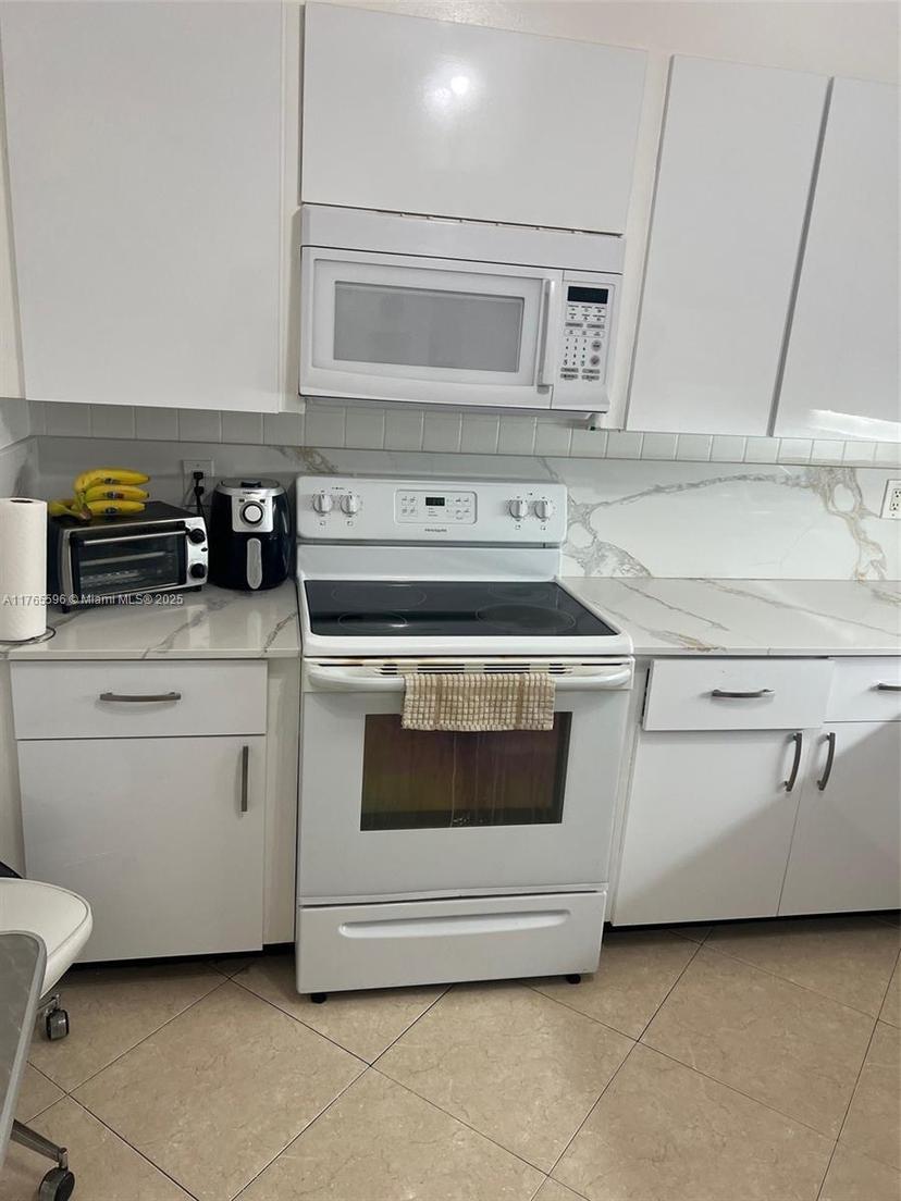 Picture of 9801 Collins Ave # 8M, Bal Harbour FL 33154
