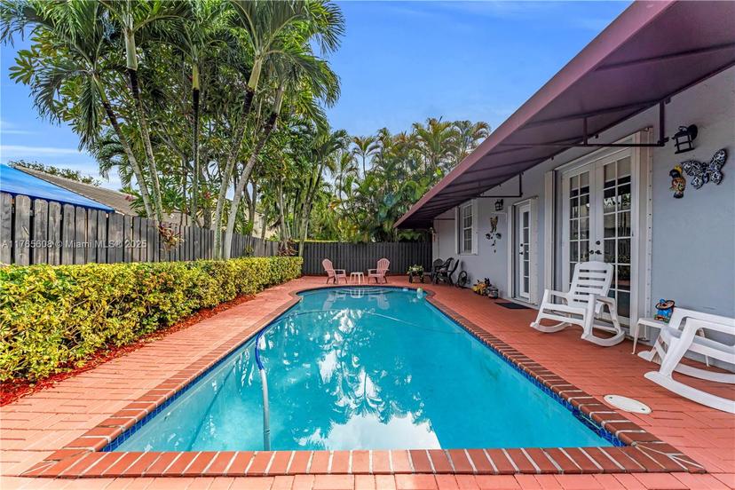 Picture of 15963 SW 97Th Ter, Miami FL 33196