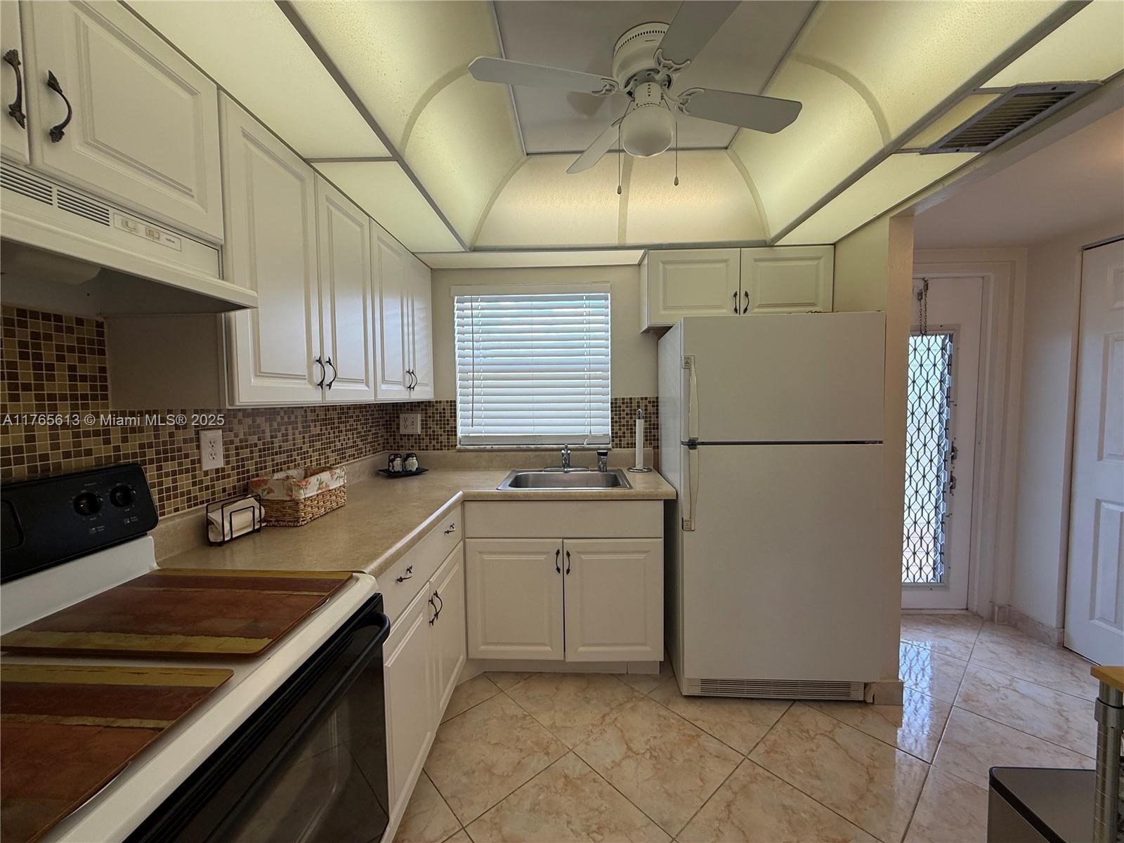 Picture of 8901 Sunrise Lakes Blvd # 307, Sunrise, FL 33322
