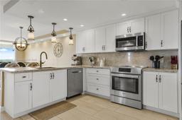 Picture of 3520 Oaks Way # 810, Pompano Beach, FL 33069