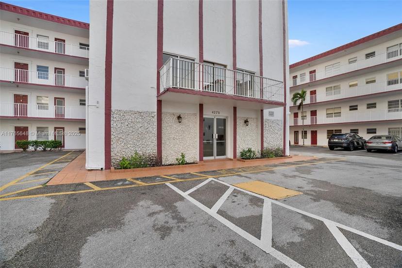 Picture of 4270 NW 40Th St # 106, Lauderdale Lakes FL 33319