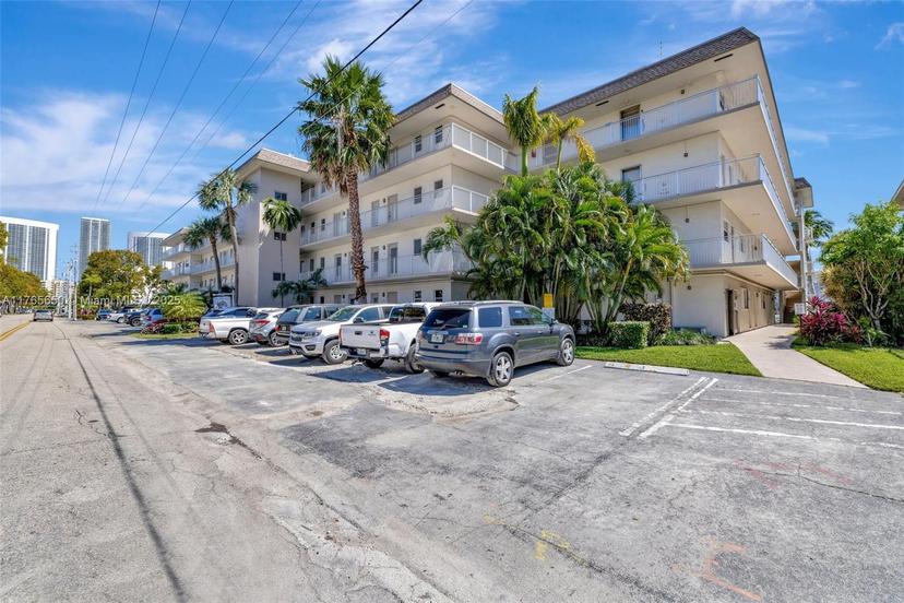 Picture of 2200 Diana Dr # 310, Hallandale Beach FL 33009