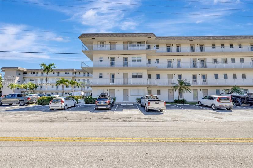 Picture of 2200 Diana Dr # 111, Hallandale Beach FL 33009