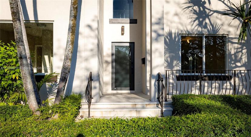 Picture of 517 Palmetto Dr, Miami Springs FL 33166