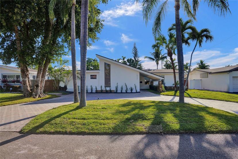 Picture of 19331 NE 18Th Ct, Miami FL 33179