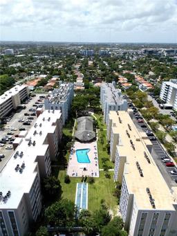 Picture of 320 NE 12 Avenue # 703, Hallandale Beach, FL 33009