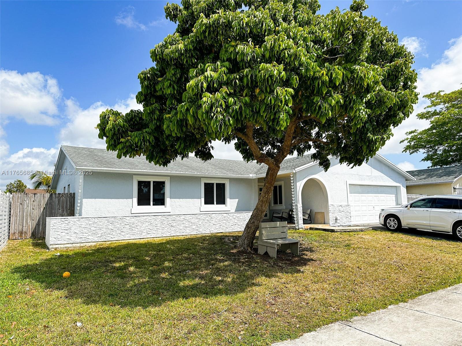 Picture of 13227 SW 262Nd St, Homestead, FL 33032