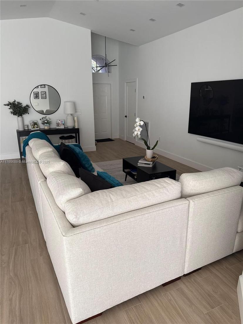 Picture of 11322 NW 59Th Ter, Doral FL 33178