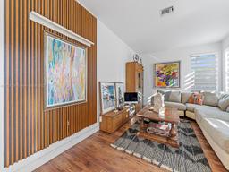 Picture of 402 NE 211Th Ter # 0, Miami, FL 33179