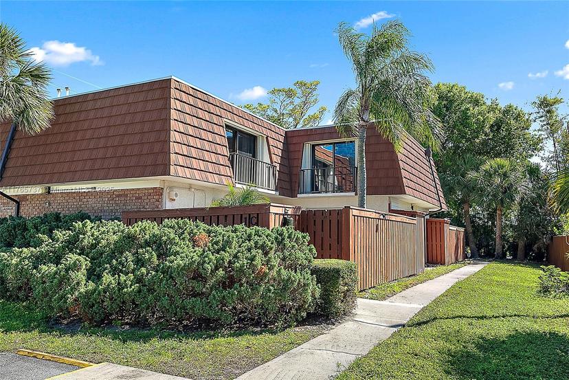 Picture of 3900 County Line Rd # 1C, Tequesta FL 33469