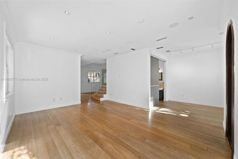 Picture of 464 Fernwood Rd # B, Key Biscayne FL 33149