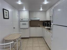 Picture of 3801 S Ocean Dr # 8T, Hollywood, FL 33019
