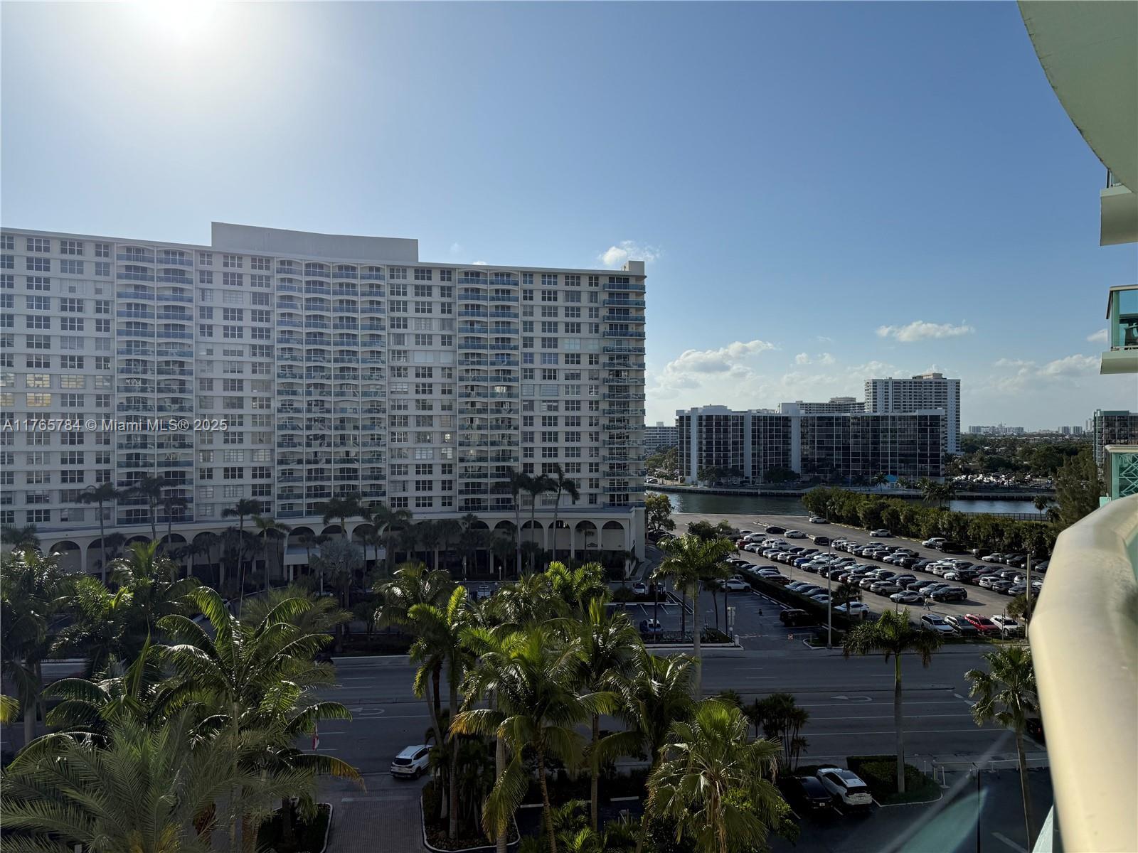 Picture of 3801 S Ocean Dr # 8T, Hollywood, FL 33019
