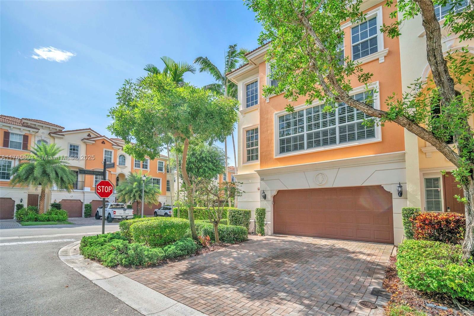 Picture of 616 NE Venezia Lane # 616, Boca Raton, FL 33487